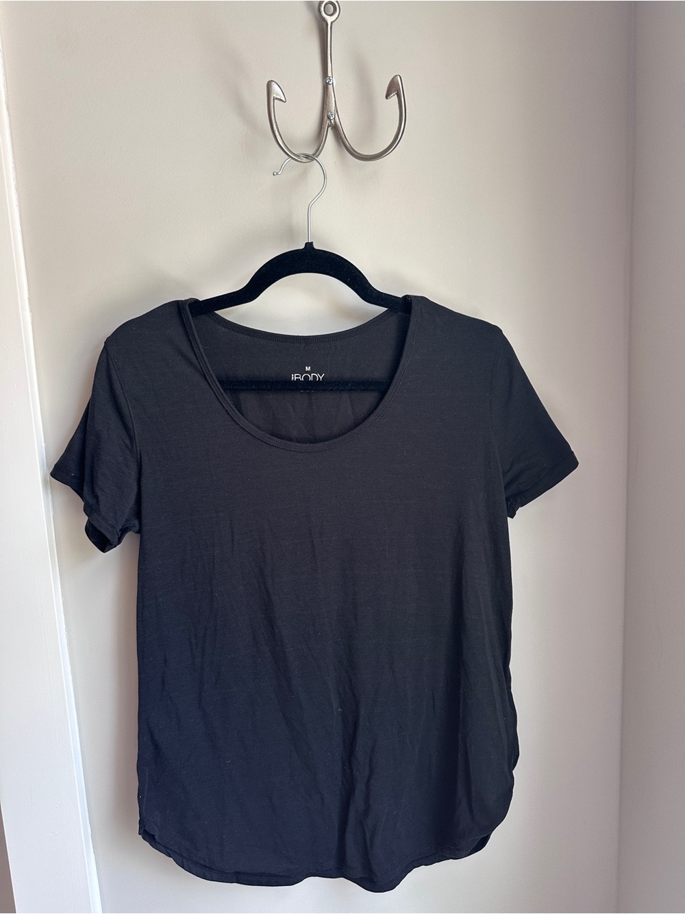 Everyday Scoop Neck Short Sleeve Tee - Black